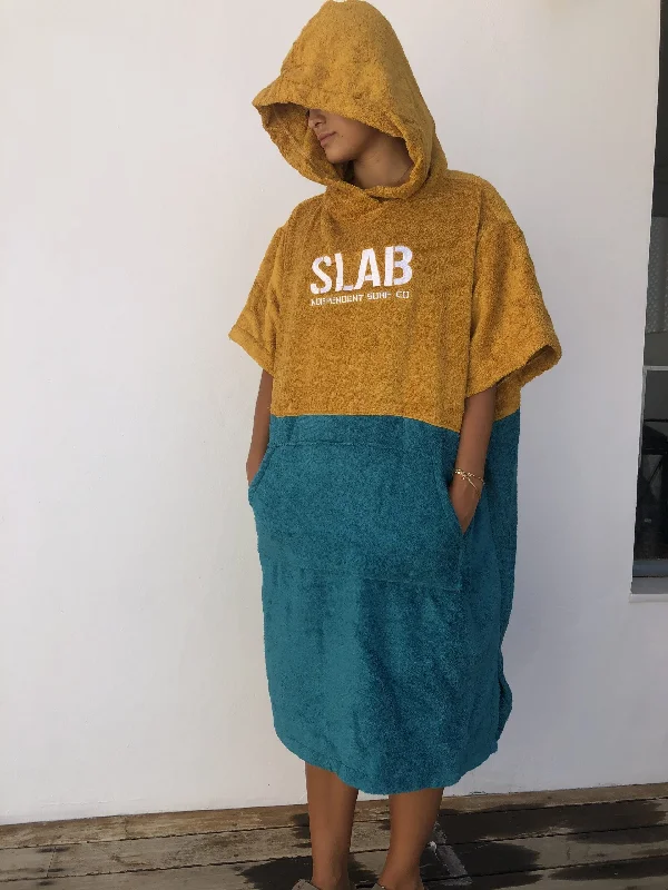 affordable surf clothing for students-Poncho Mustard talla S/M