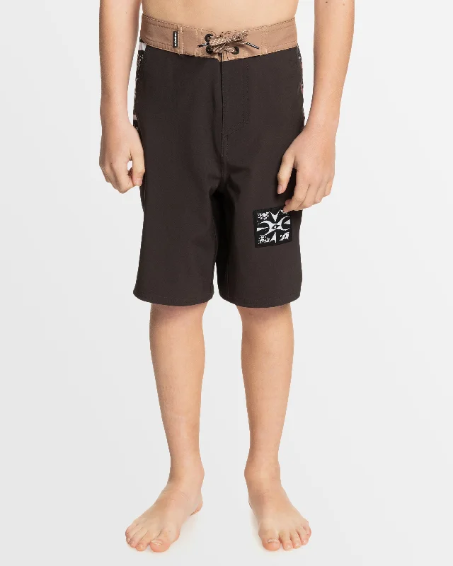 water-resistant surf clothing for wet conditions-Boys 8-16 Surfsilk Arch 17" Boardshorts